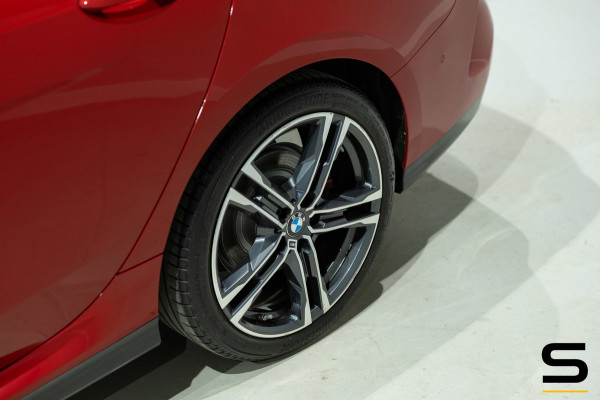 BMW 2 Serie Gran Coupé 218i High Executive|M-sport|NAP|Pano