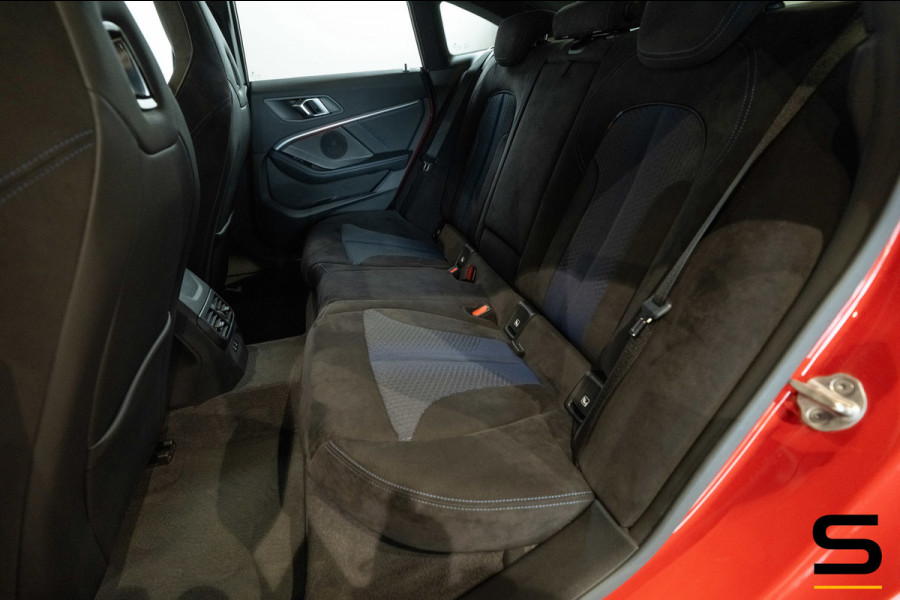 BMW 2 Serie Gran Coupé 218i High Executive|M-sport|NAP|Pano