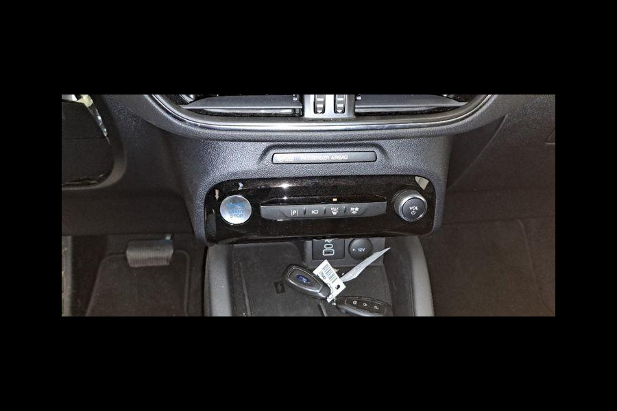 Ford Kuga 2.5 FHEV Titanium 190pk | Driver Assistance Pack | Wegklapbare Trekhaak | Geen stekker nodig | 1.600kg Trekgewicht | Michelin Cross Climate banden