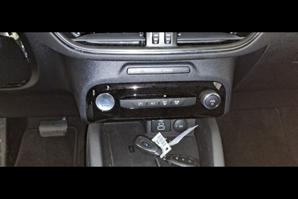 Ford Kuga 2.5 FHEV Titanium 190pk | Driver Assistance Pack | Wegklapbare Trekhaak | Geen stekker nodig | 1.600kg Trekgewicht | Michelin Cross Climate banden