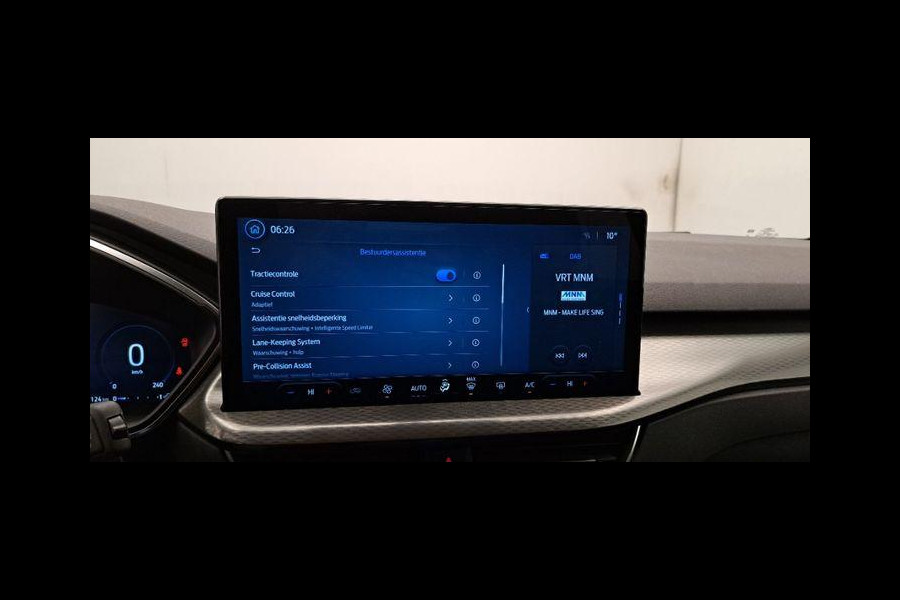 Ford Kuga 2.5 FHEV Titanium 190pk | Driver Assistance Pack | Wegklapbare Trekhaak | Geen stekker nodig | 1.600kg Trekgewicht | Michelin Cross Climate banden