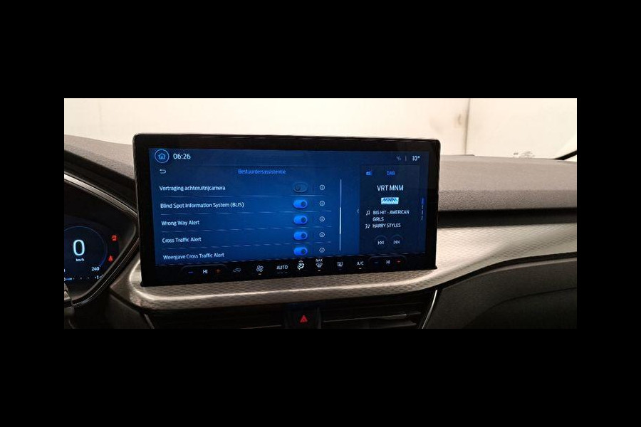 Ford Kuga 2.5 FHEV Titanium 190pk | Driver Assistance Pack | Wegklapbare Trekhaak | Geen stekker nodig | 1.600kg Trekgewicht | Michelin Cross Climate banden