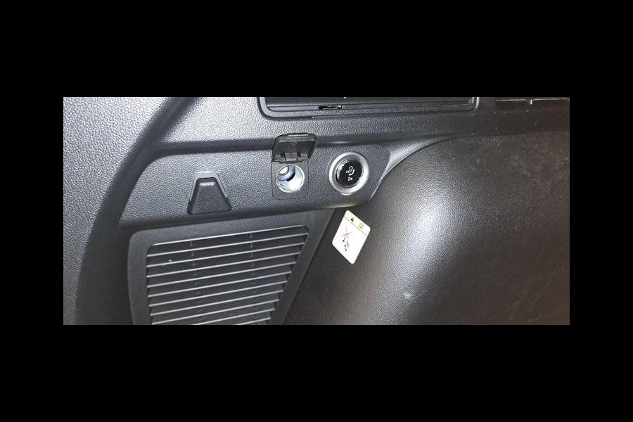 Ford Kuga 2.5 FHEV Titanium 190pk | Driver Assistance Pack | Wegklapbare Trekhaak | Geen stekker nodig | 1.600kg Trekgewicht | Michelin Cross Climate banden