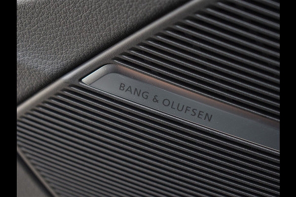 Audi Q8 55 TFSI e quattro Pro Line S | Memory seats | 360 Camera | Keyless | Soft close | Adaptive cruise | Panoramadak | B&O sound | Achterbank verwarmd | Ambiance interieur | El. trekhaak