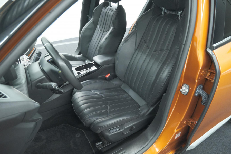 Peugeot 2008 PureTech 130 GT Pack | Leer-pakket | Camera | Dodehoekdetectie | Apple Carplay | Stoelverwarming