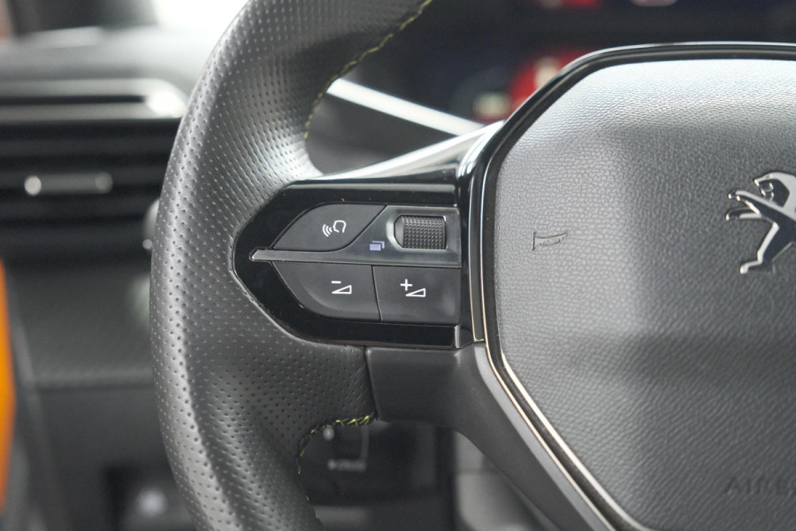 Peugeot 2008 PureTech 130 GT Pack | Leer-pakket | Camera | Dodehoekdetectie | Apple Carplay | Stoelverwarming
