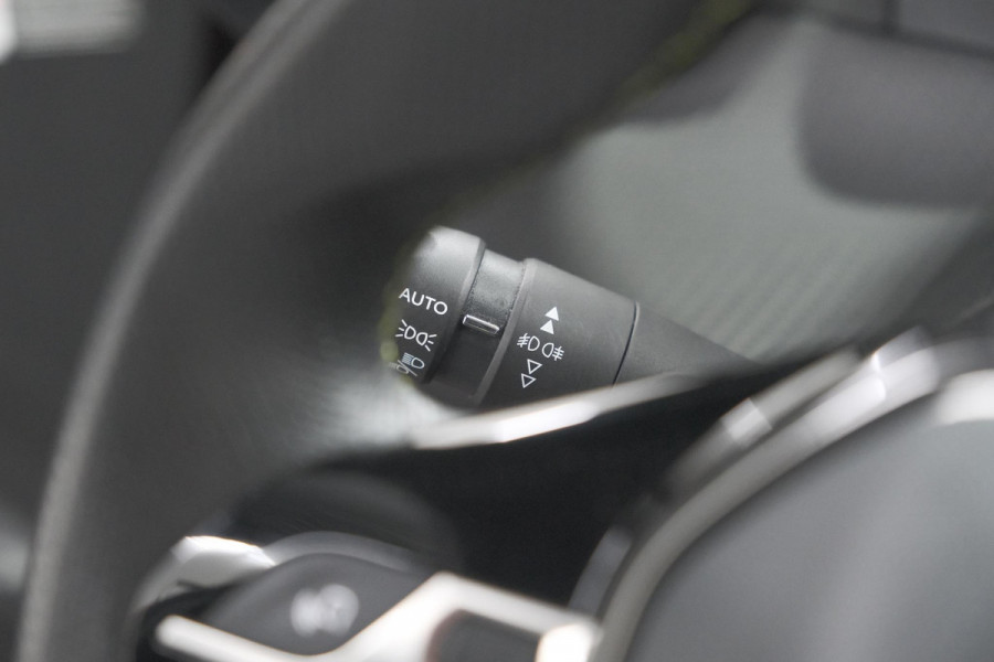 Peugeot 2008 PureTech 130 GT Pack | Leer-pakket | Camera | Dodehoekdetectie | Apple Carplay | Stoelverwarming