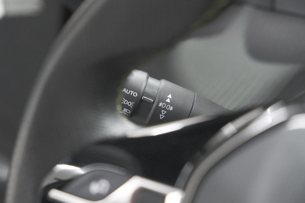 Peugeot 2008 PureTech 130 GT Pack | Leer-pakket | Camera | Dodehoekdetectie | Apple Carplay | Stoelverwarming