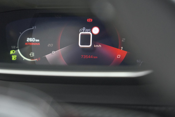 Peugeot 2008 PureTech 130 GT Pack | Leer-pakket | Camera | Dodehoekdetectie | Apple Carplay | Stoelverwarming