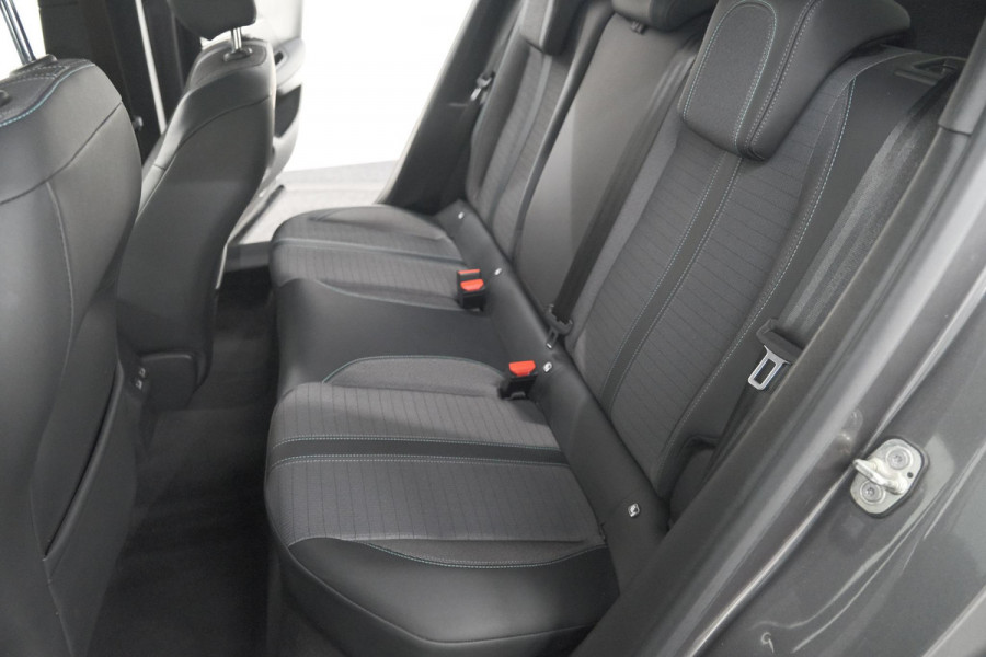 Peugeot 2008 PureTech 130 EAT8 Allure Pack | Stoelverwarming | Adaptieve Cruise Control | Camera