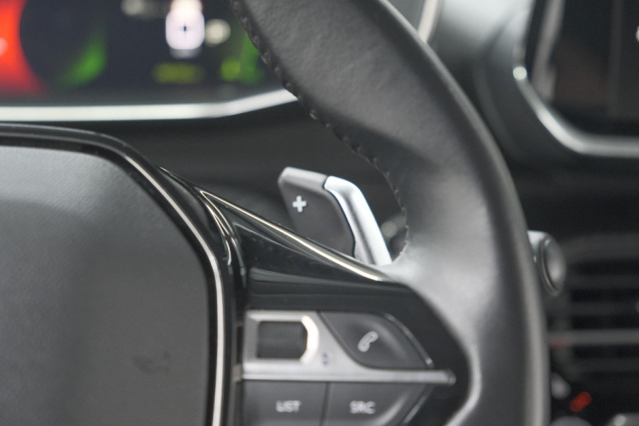 Peugeot 2008 PureTech 130 EAT8 Allure Pack | Stoelverwarming | Adaptieve Cruise Control | Camera