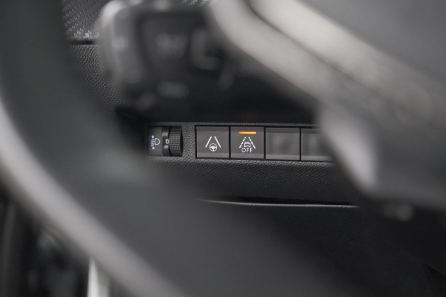 Peugeot 2008 PureTech 130 EAT8 Allure Pack | Stoelverwarming | Adaptieve Cruise Control | Camera