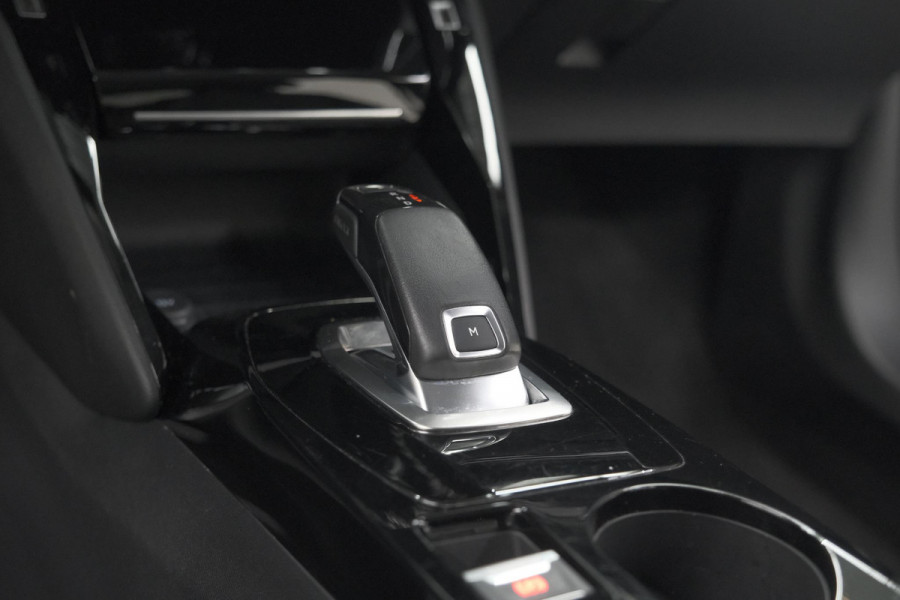 Peugeot 2008 PureTech 130 EAT8 Allure Pack | Stoelverwarming | Adaptieve Cruise Control | Camera