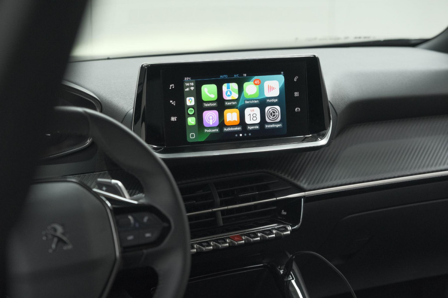 Peugeot 2008 PureTech 130 EAT8 Active Pack | Parkeersensoren | Apple CarPlay | Climate Control | Stoelverwarming