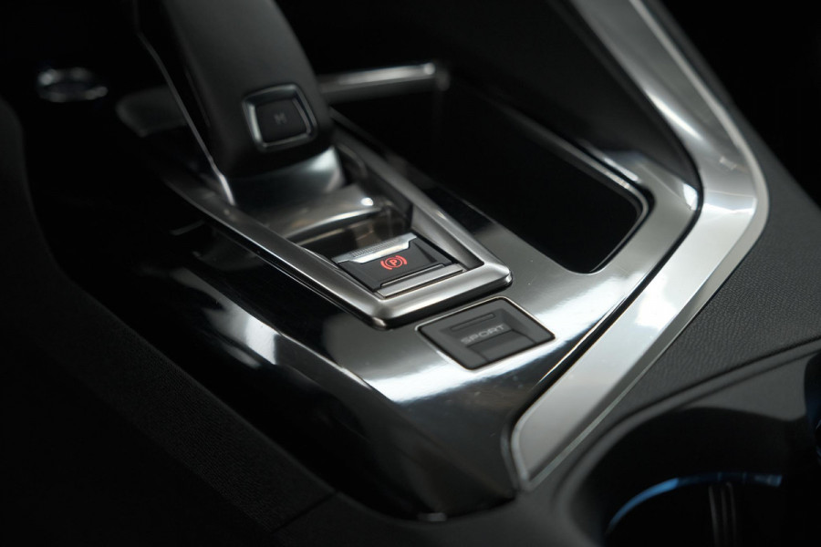 Peugeot 5008 PureTech 130 EAT8 GT-Line | Trekhaak | Panoramadak | Dodehoekdetectie | Elektrische Kofferklep