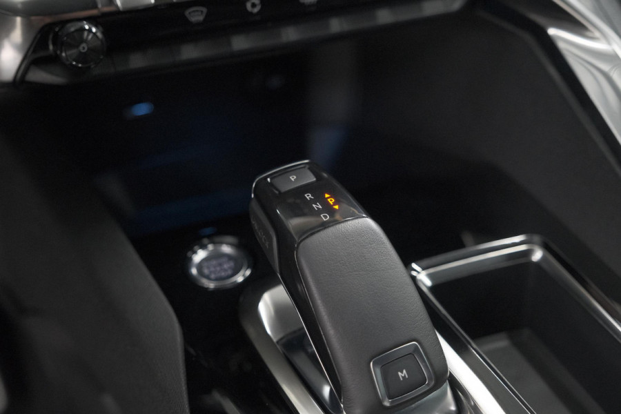 Peugeot 5008 PureTech 130 EAT8 GT-Line | Trekhaak | Panoramadak | Dodehoekdetectie | Elektrische Kofferklep