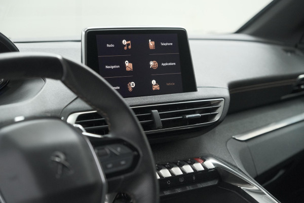 Peugeot 5008 PureTech 130 EAT8 GT-Line | Trekhaak | Panoramadak | Dodehoekdetectie | Elektrische Kofferklep