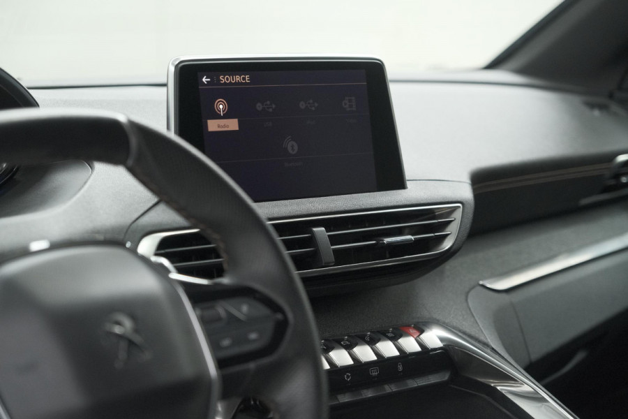 Peugeot 5008 PureTech 130 EAT8 GT-Line | Trekhaak | Panoramadak | Dodehoekdetectie | Elektrische Kofferklep
