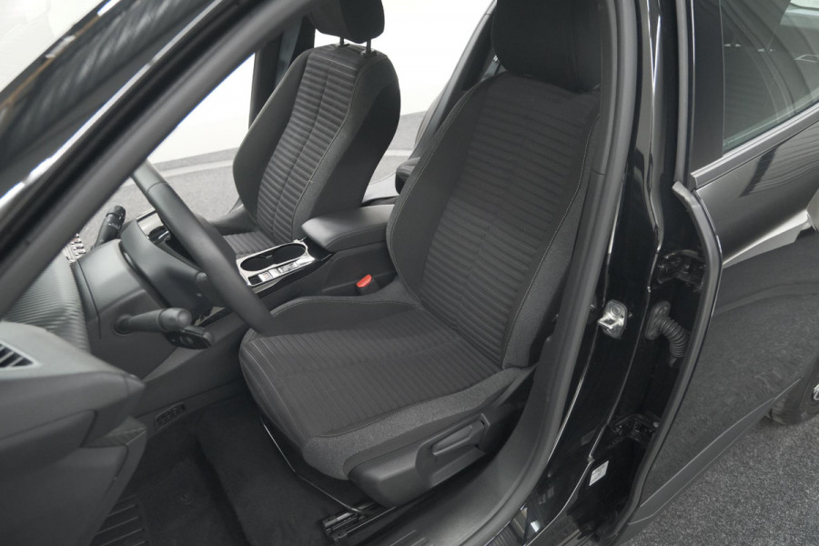 Peugeot e-2008 EV Active 50 kWh | Parkeersensoren | Apple Carplay | Climate Control