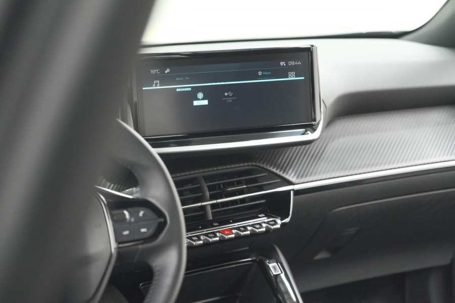Peugeot e-2008 EV Active 50 kWh | Parkeersensoren | Apple Carplay | Climate Control