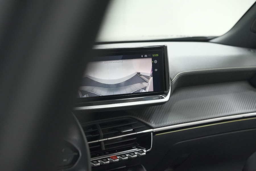 Peugeot 2008 PureTech 130 EAT8 GT | 360 Camera | Dodehoekdetectie | Apple Carplay