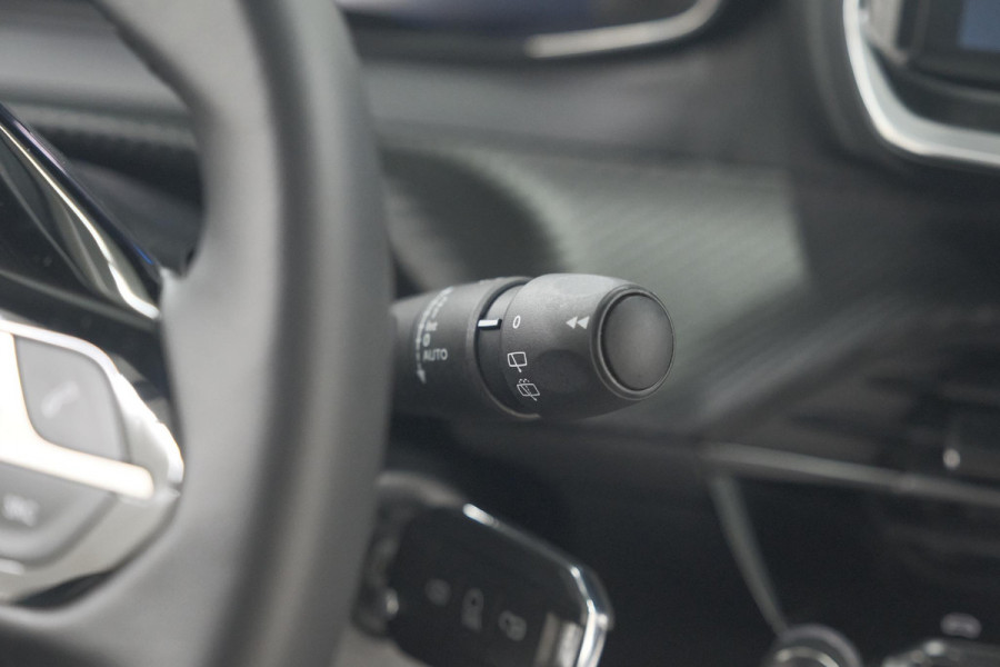 Peugeot 2008 Hybrid 136 e-DCS6 Allure | 360 Camera | Dodehoekdetectie | Navigatie | Adaptieve Cruise Control
