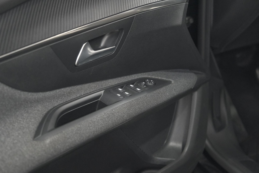 Peugeot 5008 PureTech 130 EAT8 Active Pack Business | 7 Zitplaatsen | Camera | Navigatie | Apple Carplay | Parkeersensoren