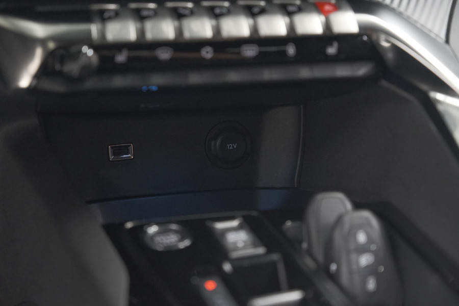 Peugeot 5008 PureTech 130 EAT8 Active Pack Business | 7 Zitplaatsen | Camera | Navigatie | Apple Carplay | Parkeersensoren