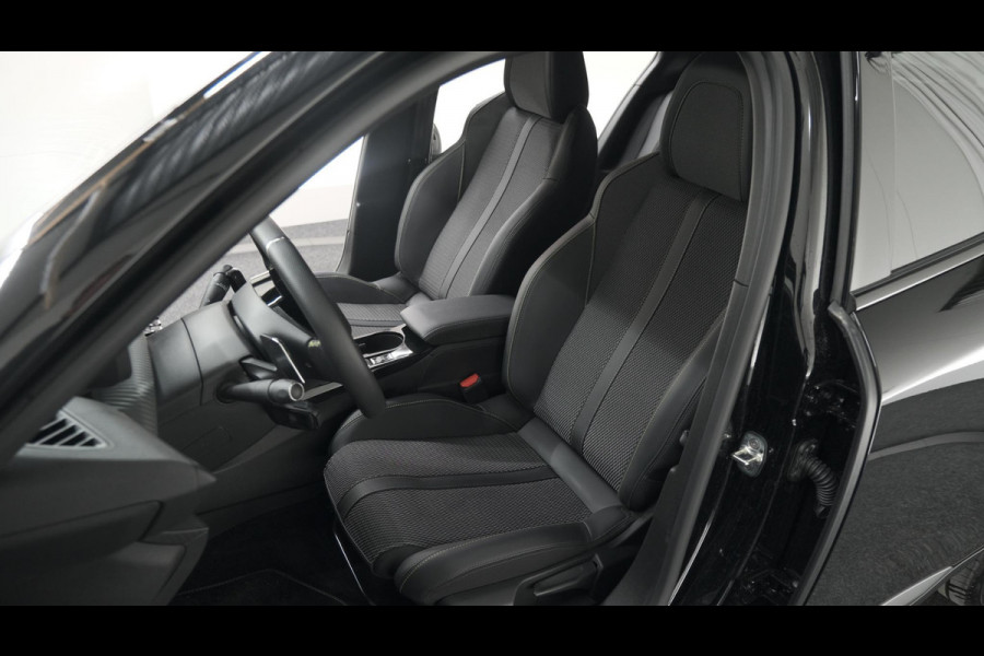 Peugeot 2008 PureTech 130 EAT8 GT | Trekhaak | 360 Camera | Adaptieve Cruise Control | Apple Carplay