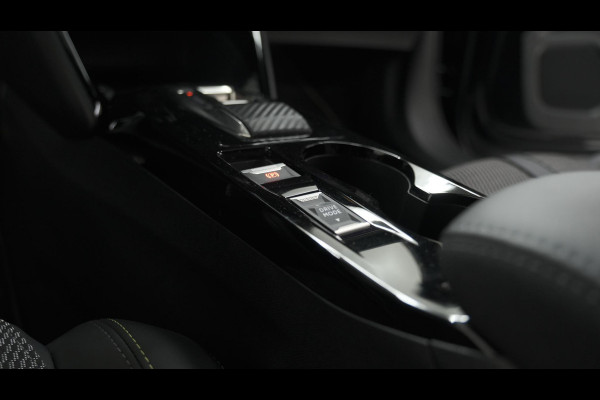 Peugeot 2008 PureTech 130 EAT8 GT | Trekhaak | 360 Camera | Adaptieve Cruise Control | Apple Carplay