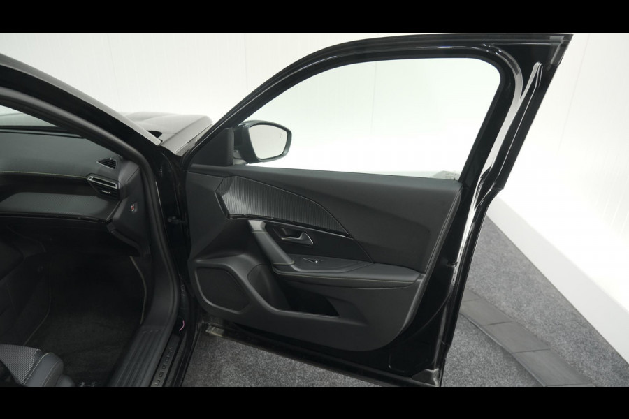 Peugeot 2008 PureTech 130 EAT8 GT | Trekhaak | 360 Camera | Adaptieve Cruise Control | Apple Carplay