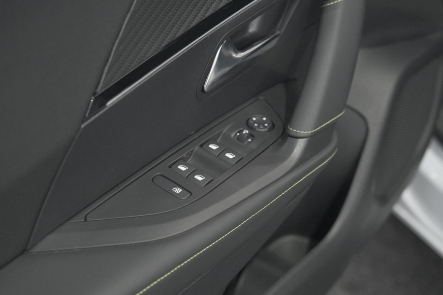 Peugeot 2008 PureTech 130 EAT8 GT | Camera | Apple Carplay | Parkeersensoren