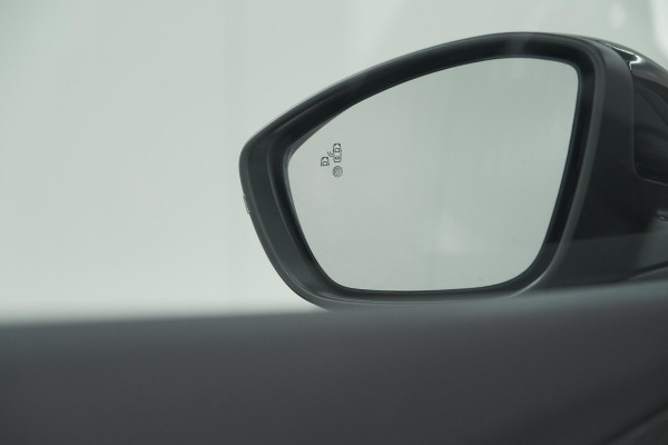 Peugeot 2008 PureTech 130 EAT8 GT | 360 Camera | Stoelmassage | Adaptieve Cruise Control | Dodehoekdetectie