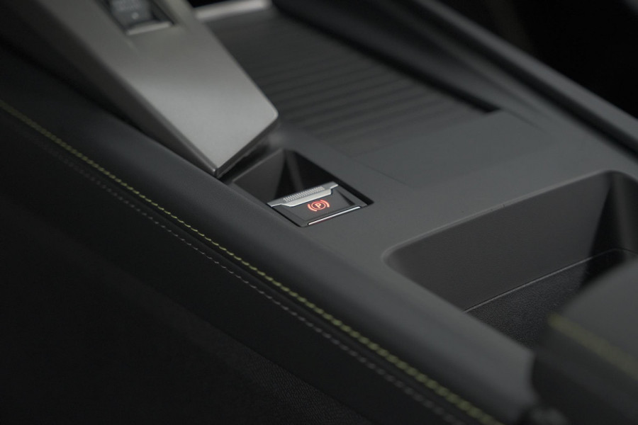 Peugeot 308 SW 1.2 Hybrid 136 e-DCS6 GT | Camera | Adaptieve Cruise Control | Apple Carplay