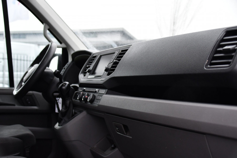 MAN TGE 30 2.0 L3H2 Black Edition Camera, Cruise, Carplay, LED, Automaat, 177pk, Trekhaak, Geveerde stoel, Sensoren, Uniek!