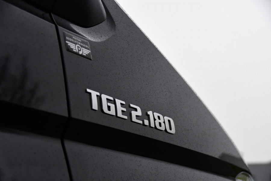 MAN TGE 30 2.0 L3H2 Black Edition Camera, Cruise, Carplay, LED, Automaat, 177pk, Trekhaak, Geveerde stoel, Sensoren, Uniek!