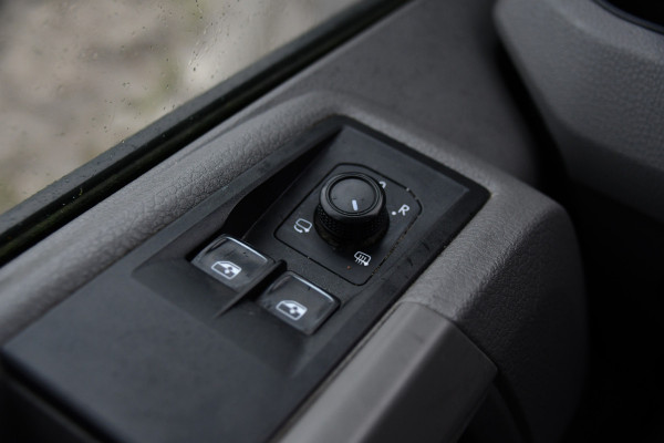 MAN TGE 30 2.0 L3H2 Black Edition Camera, Cruise, Carplay, LED, Automaat, 177pk, Trekhaak, Geveerde stoel, Sensoren, Uniek!