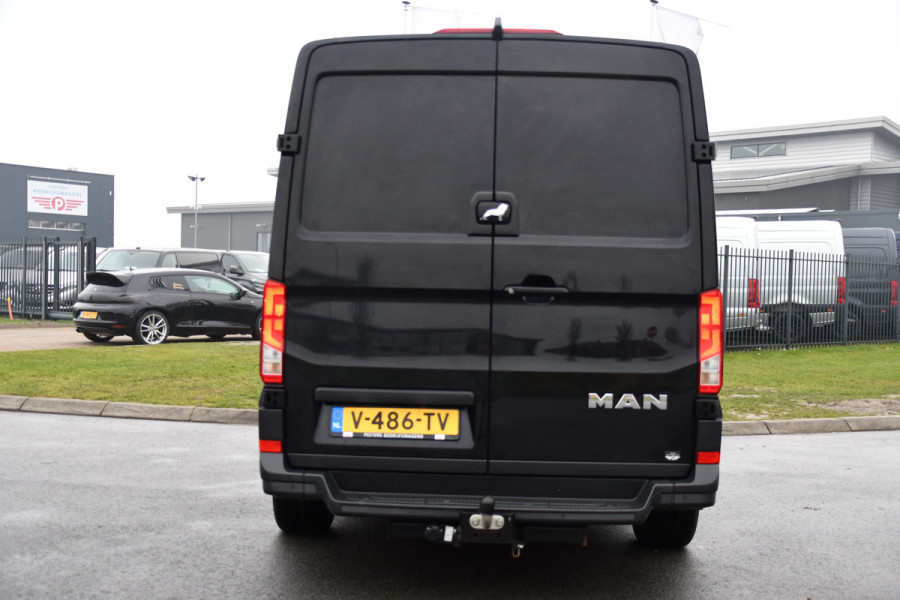 MAN TGE 30 2.0 L3H2 Black Edition Camera, Cruise, Carplay, LED, Automaat, 177pk, Trekhaak, Geveerde stoel, Sensoren, Uniek!