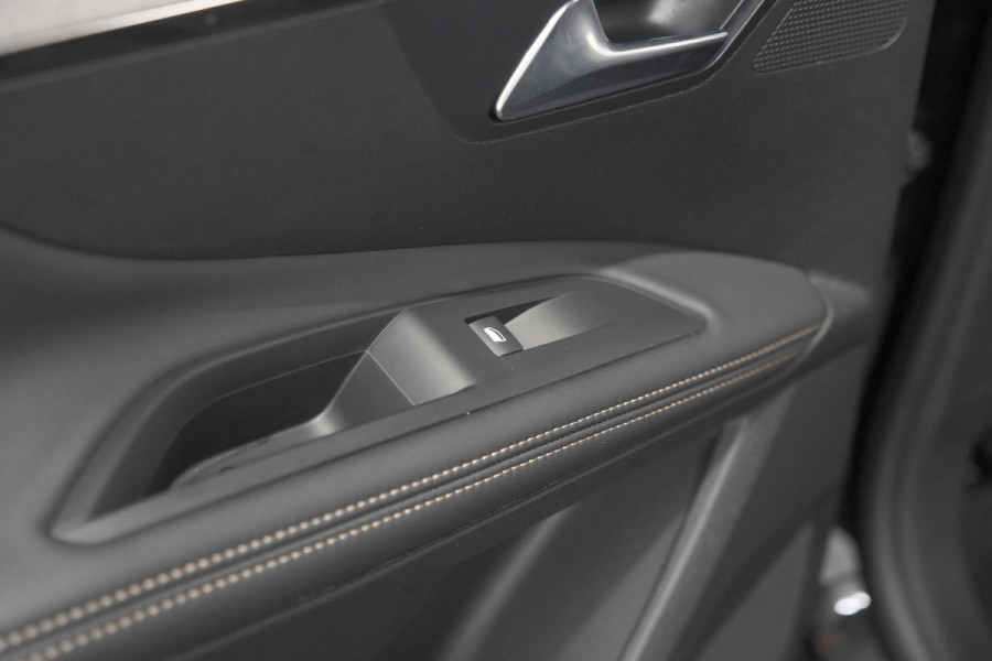Peugeot 3008 1.2 Hybrid 136 GT | 360 Camera | Adaptieve Cruise Control | Elektrische Kofferklep | Stoelverwarming | Trekhaak