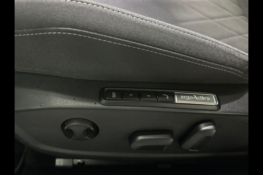 Volkswagen Golf 1.0 TSI Life Business MEMORY |VIRTUAL | NAVI