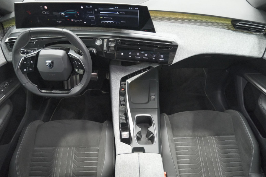 Peugeot 3008 1.2 Hybrid 136 GT | Panoramdak | 360 Camera | Stoelverwarming | Elektrische Kofferklep | Allseason Banden