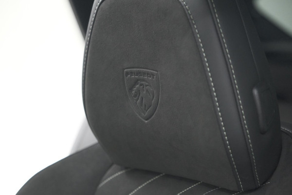 Peugeot 3008 1.2 Hybrid 136 GT | Panoramdak | 360 Camera | Stoelverwarming | Elektrische Kofferklep | Allseason Banden