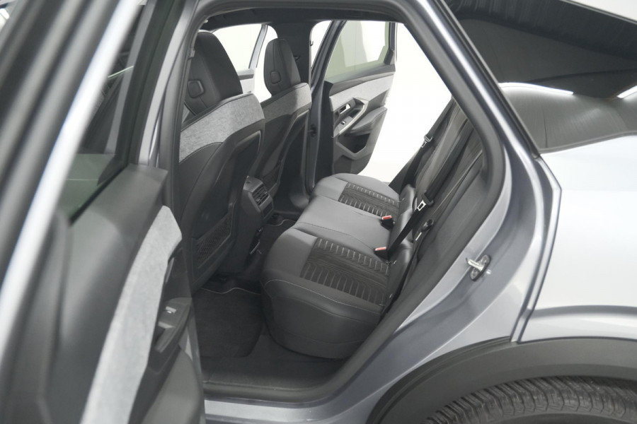 Peugeot 3008 1.2 Hybrid 136 GT | Panoramdak | 360 Camera | Stoelverwarming | Elektrische Kofferklep | Allseason Banden