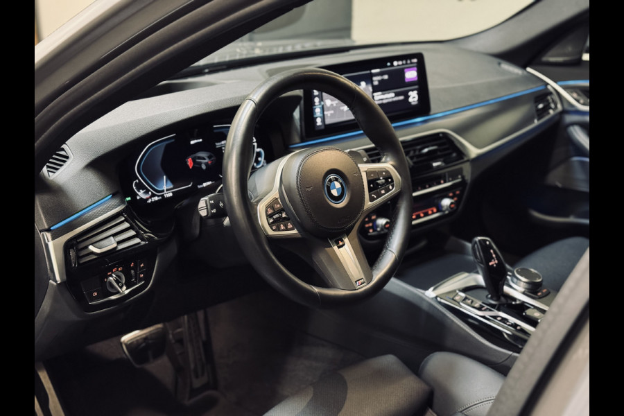 BMW 5 Serie Touring 530e M-Sport | Panorama | harman/kardon | Driv.Ass.Prof.