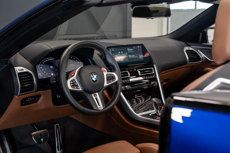 BMW 8 Serie M8 Competition *M-Driver's Package / Harman Kardon / Soft-Close / HUD / Surround-View / M Sportuitlaat*