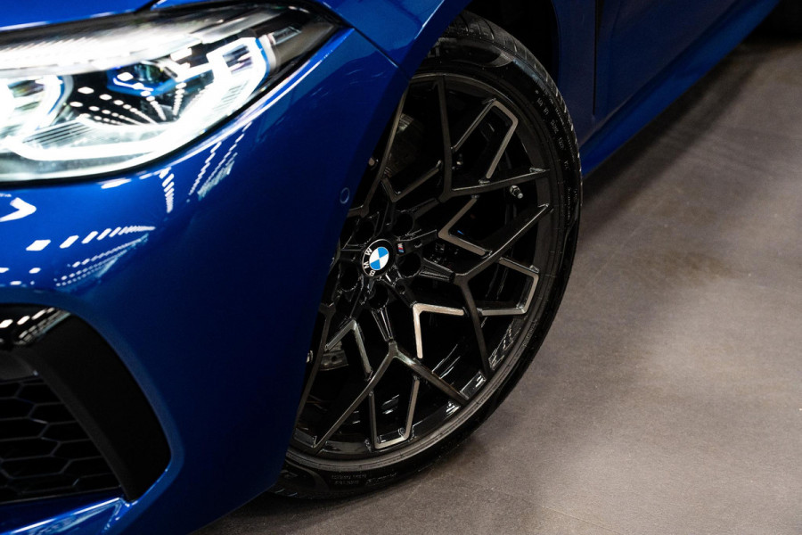 BMW 8 Serie M8 Competition *M-Driver's Package / Harman Kardon / Soft-Close / HUD / Surround-View / M Sportuitlaat*