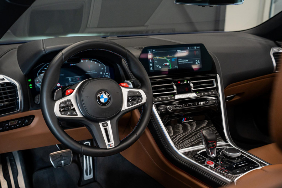 BMW 8 Serie M8 Competition *M-Driver's Package / Harman Kardon / Soft-Close / HUD / Surround-View / M Sportuitlaat*