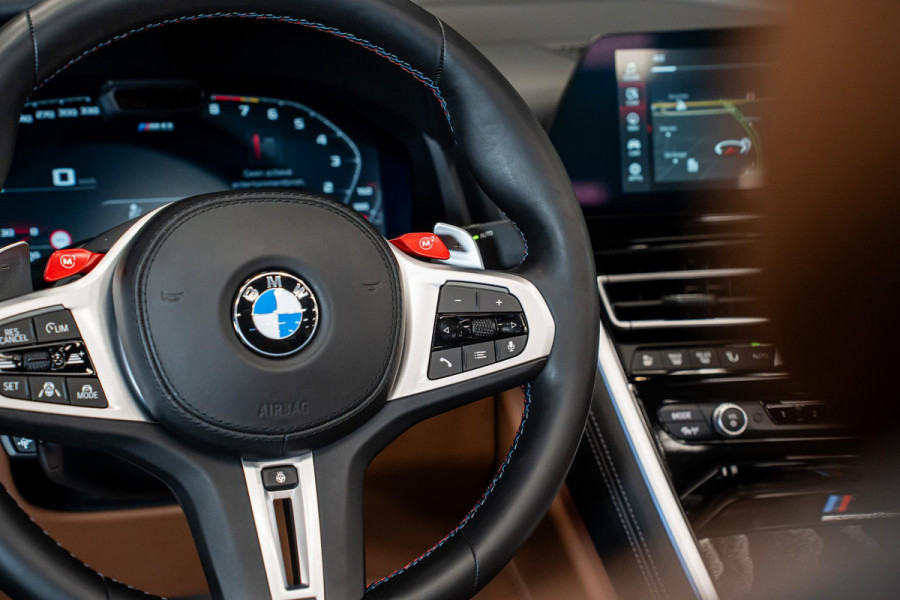 BMW 8 Serie M8 Competition *M-Driver's Package / Harman Kardon / Soft-Close / HUD / Surround-View / M Sportuitlaat*