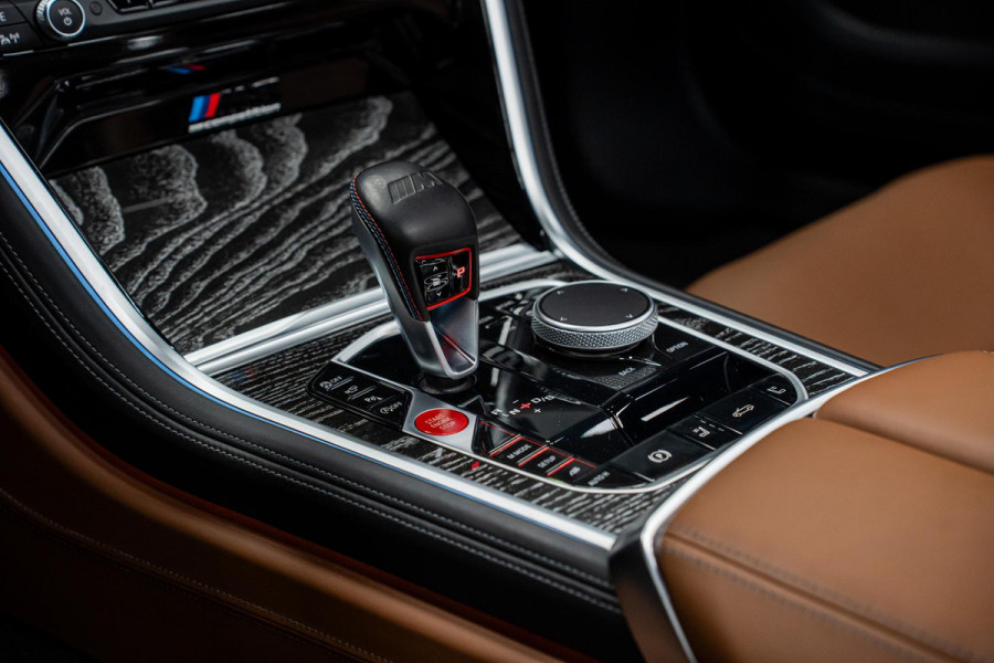 BMW 8 Serie M8 Competition *M-Driver's Package / Harman Kardon / Soft-Close / HUD / Surround-View / M Sportuitlaat*