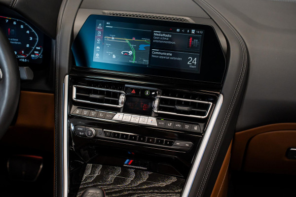 BMW 8 Serie M8 Competition *M-Driver's Package / Harman Kardon / Soft-Close / HUD / Surround-View / M Sportuitlaat*